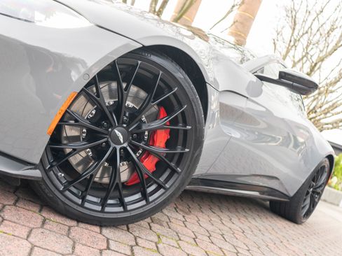 Used 2023 Aston Martin V8 Vantage Coupe image 40