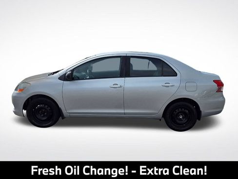 Used 2008 Toyota Yaris Sedan w/ Convenience Pkg FWD image 4