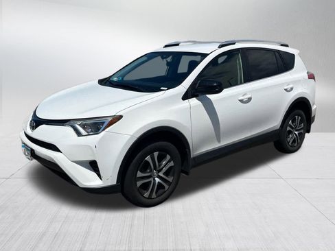 Used 2016 Toyota RAV4 LE AWD/4WD image 3