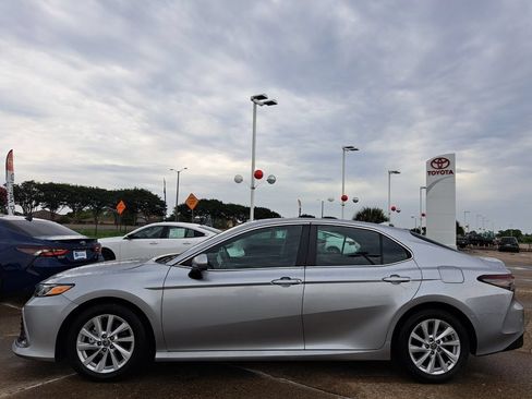 Used 2024 Toyota Camry LE FWD image 8