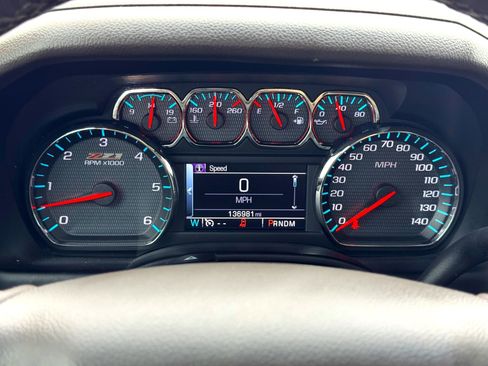 Used 2016 Chevrolet Suburban LT image 31