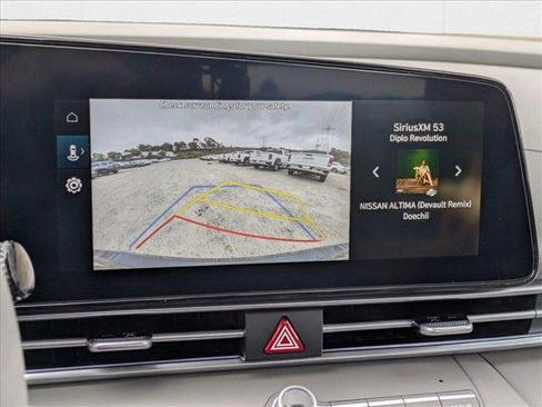 New 2025 Hyundai Elantra SEL image 12