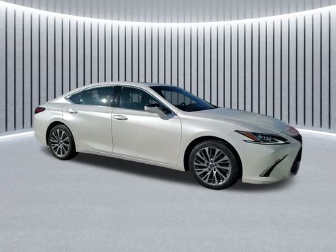 Used 2021 Lexus ES 250 w/ Premium Package image 4