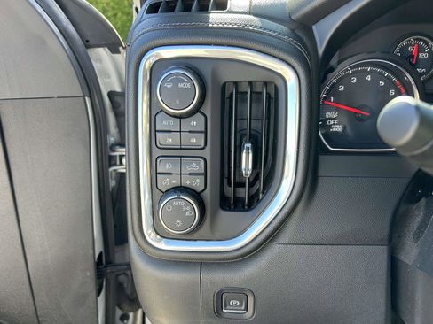 Used 2021 Chevrolet Silverado 1500 RST w/ Z71 Off-Road Package AWD/4WD image 19