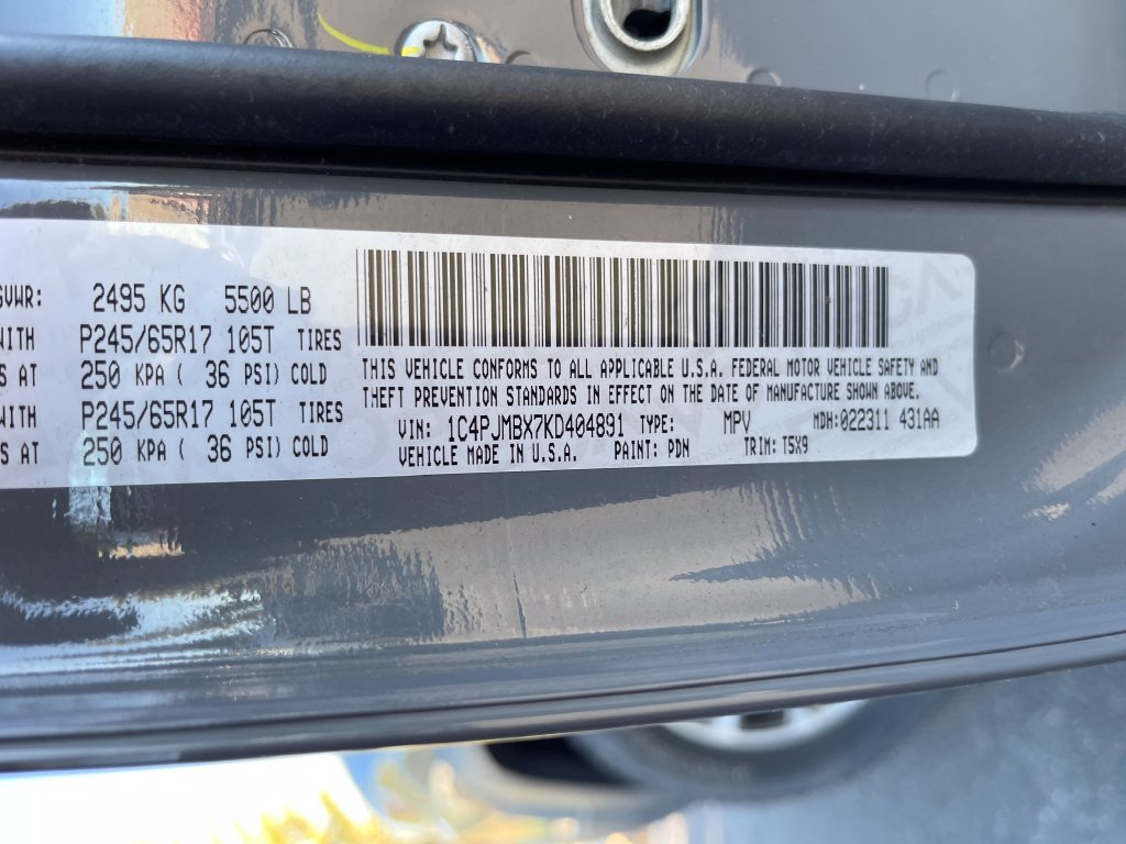 Used 2019 Jeep Cherokee Trailhawk w/ Cold Weather Group AWD/4WD image 6