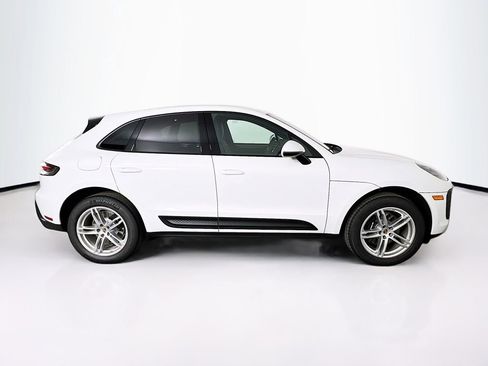 New 2026 Porsche Macan image 8