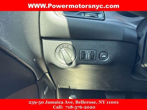 Used 2023 Dodge Challenger SXT image 24