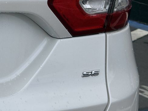 Used 2014 Ford Fusion SE FWD image 22