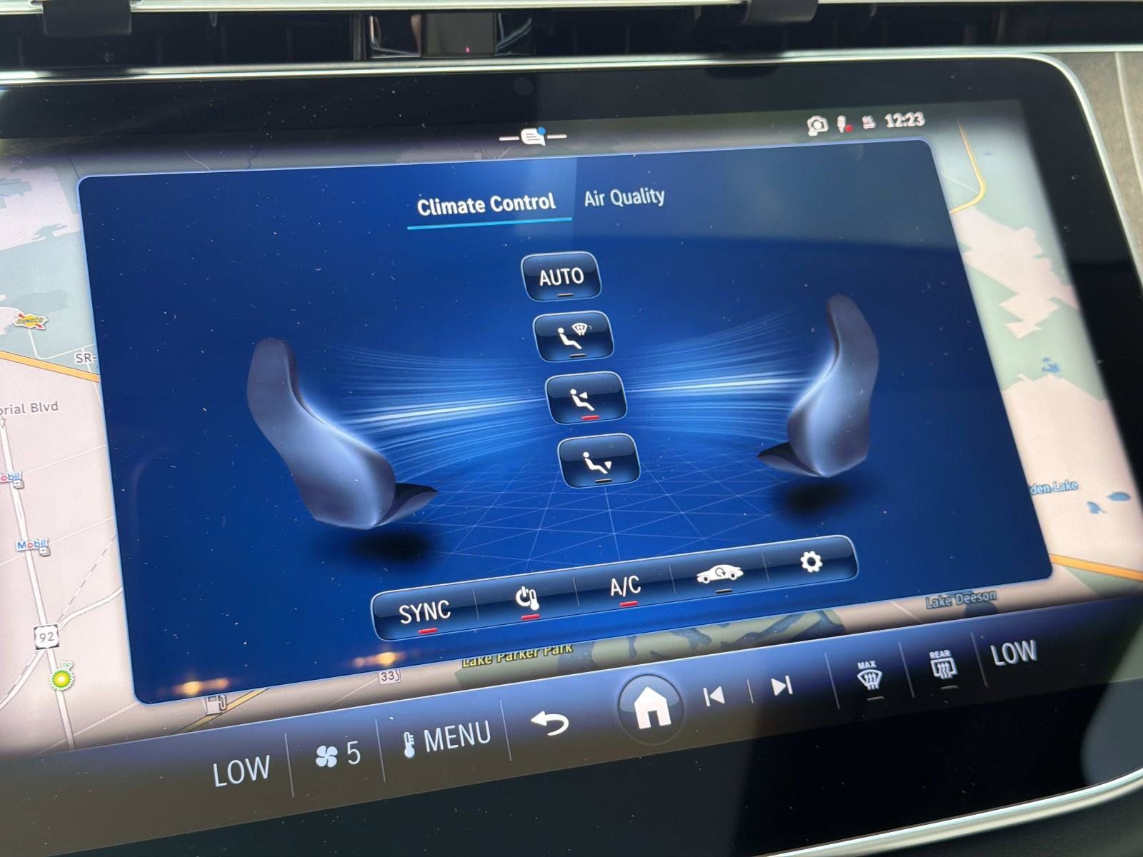 Certified 2025 Mercedes-Benz E 350 4MATIC Sedan w/ Driver Assistance Package image 26