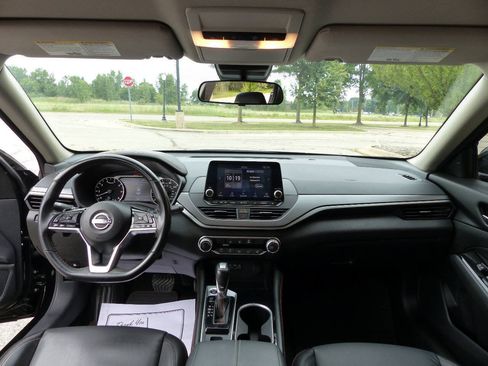 Used 2024 Nissan Altima 2.5 SR AWD/4WD image 36