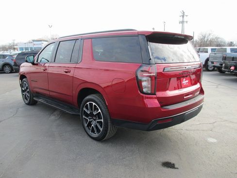 Used 2023 Chevrolet Suburban RST w/ Luxury Package image 10