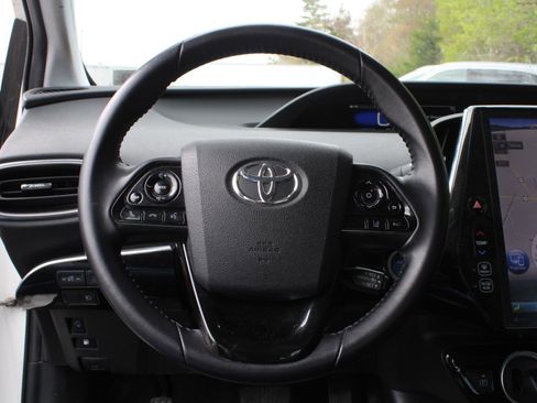 Used 2020 Toyota Prius Prime XLE FWD image 9