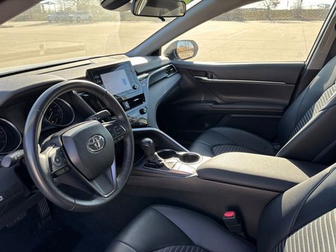 Used 2024 Toyota Camry SE image 14