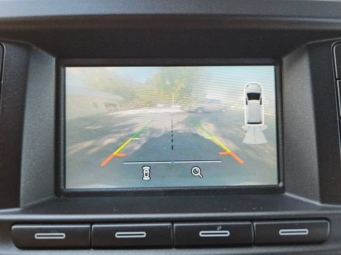 Used 2018 Ford Explorer XLT FWD image 18