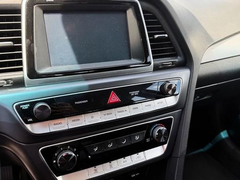 Used 2018 Hyundai Sonata SE FWD image 10