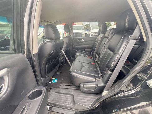 Used 2020 Nissan Pathfinder SL FWD image 12