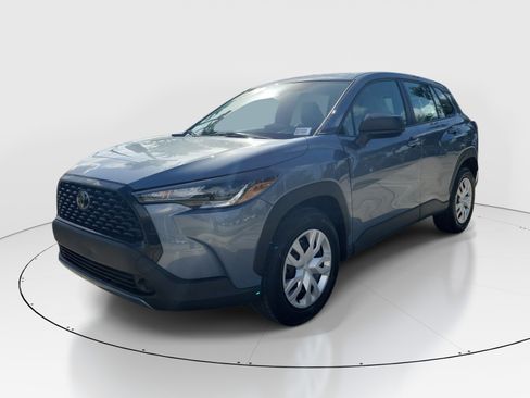 Certified 2025 Toyota Corolla Cross L FWD image 3