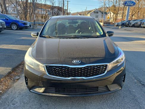 Used 2017 Kia Forte LX image 1