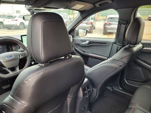New 2026 Ford Escape ST-Line w/ Tech Pack #1 FWD image 15