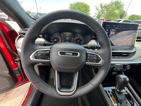 Used 2025 Jeep Compass Limited AWD/4WD image 41