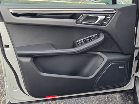 New 2026 Porsche Macan S image 17