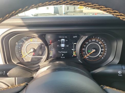 New 2025 Jeep Gladiator Sport image 34