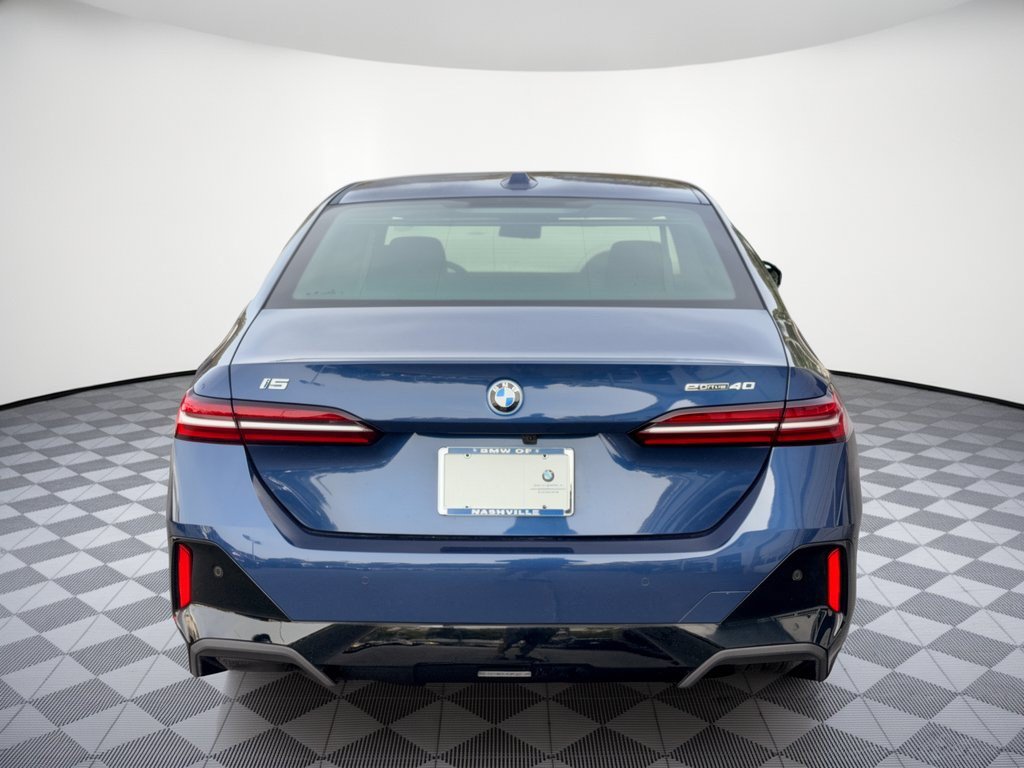Certified 2026 BMW i5 eDrive40 RWD image 11