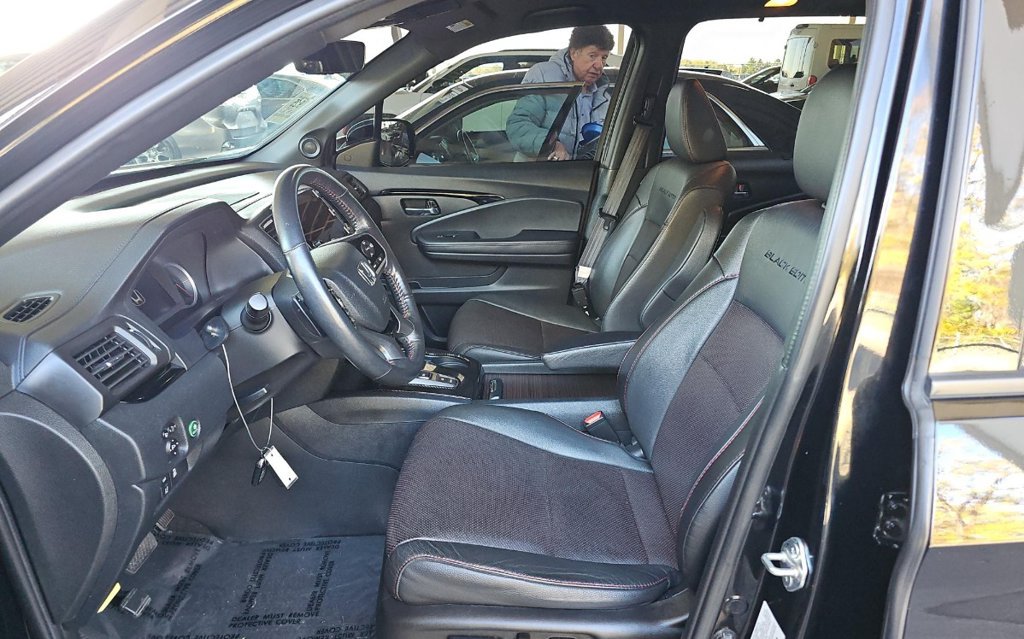 Used 2022 Honda Pilot Black Edition image 8
