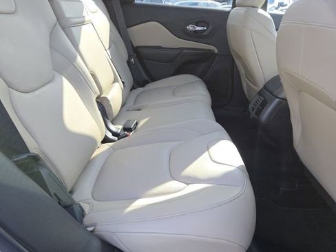 Used 2015 Jeep Cherokee Limited image 27