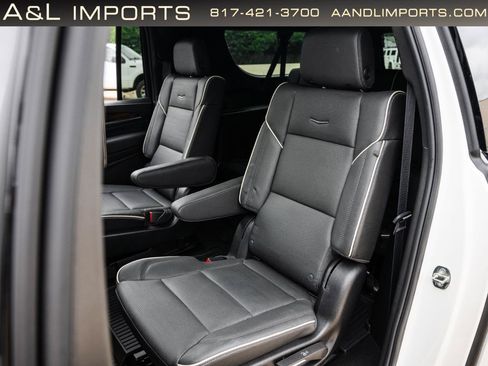 Used 2024 Cadillac Escalade ESV Premium Luxury w/ Performance Package AWD/4WD image 53