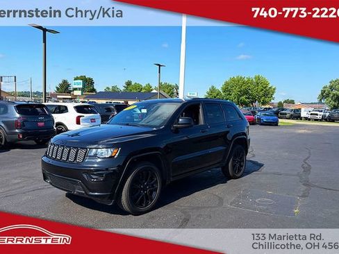 Used 2021 Jeep Grand Cherokee Laredo X AWD/4WD image 3