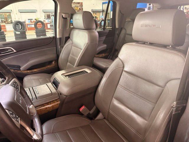 Used 2015 GMC Yukon Denali w/ Premium Package AWD/4WD image 8