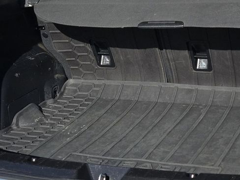 Used 2018 Subaru Crosstrek 2.0i Limited image 9