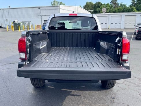 Used 2022 Toyota Tacoma SR RWD image 31