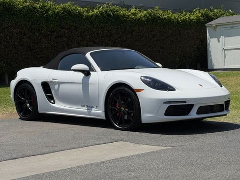 Certified 2025 Porsche 718 Boxster S RWD image 9