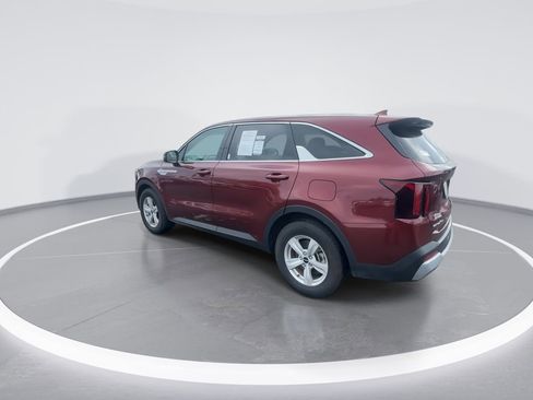 Used 2025 Kia Sorento LX image 6