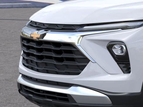 New 2026 Chevrolet TrailBlazer LT w/ Driver Confidence Package FWD image 13