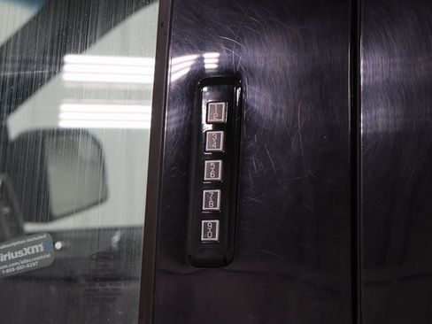 Used 2018 Ford F150 XLT w/ Equipment Group 302A Luxury image 6