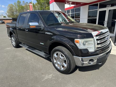 Used 2014 Ford F150 Lariat w/ Equipment Group 502A Luxury AWD/4WD image 2