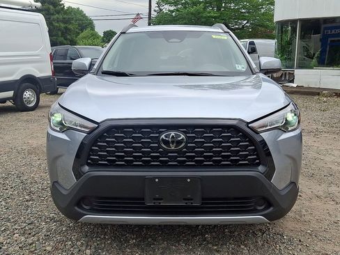Used 2023 Toyota Corolla Cross LE AWD/4WD image 2