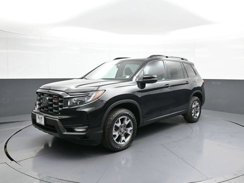 Certified 2023 Honda Passport TrailSport image 1
