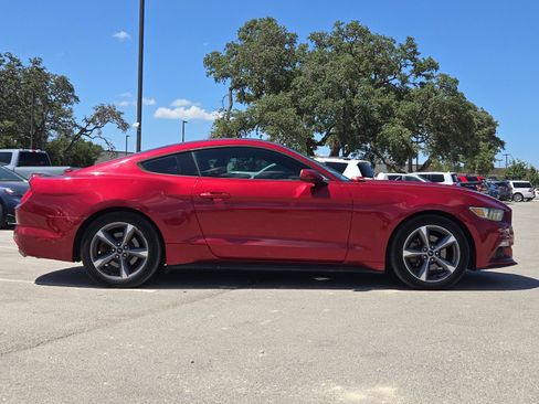 Used 2015 Ford Mustang Coupe RWD image 6