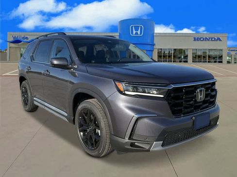 New 2025 Honda Pilot Touring image 7