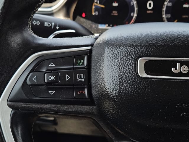 Used 2022 Jeep Grand Cherokee Limited AWD/4WD image 29