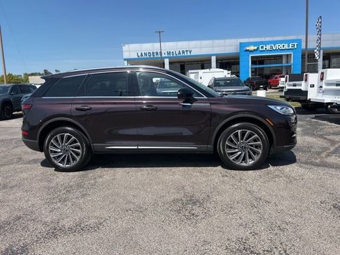 Used 2023 Lincoln Corsair Reserve FWD image 2
