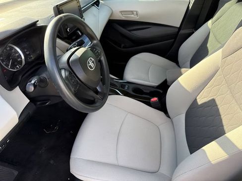 Used 2022 Toyota Corolla LE FWD image 18