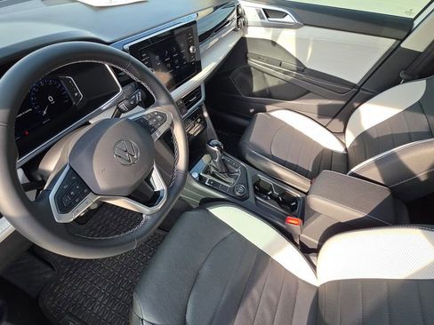 Used 2025 Volkswagen Taos SEL image 12