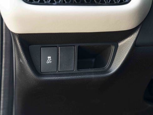 Certified 2026 Honda HR-V LX image 40
