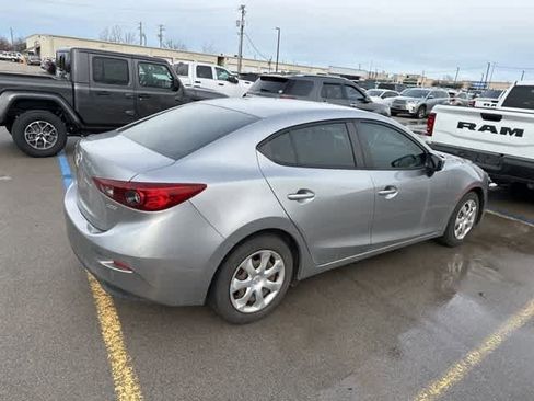 Used 2016 MAZDA MAZDA3 i Sport image 15