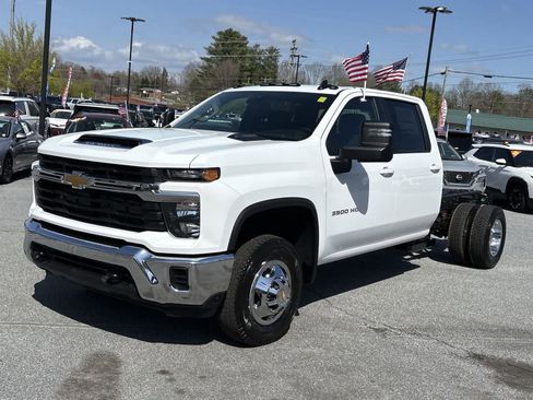New 2026 Chevrolet Silverado 3500 LT AWD/4WD image 4